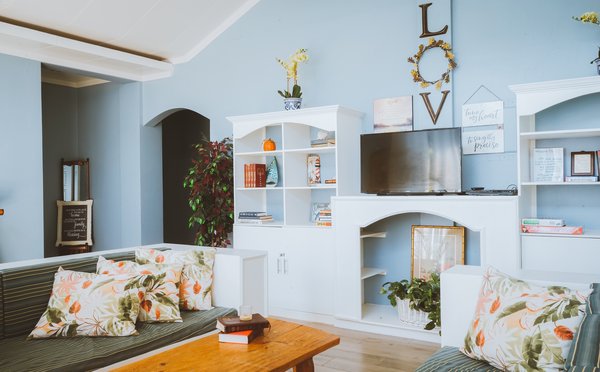 Revamp your living room with stylish wall decor ideas